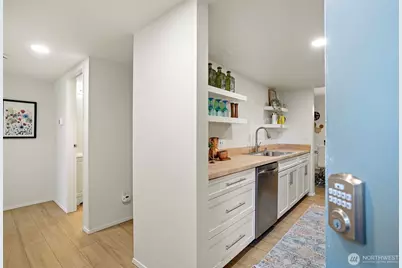 14331 124th Avenue NE #C26, Kirkland, WA 98034 - Photo 2