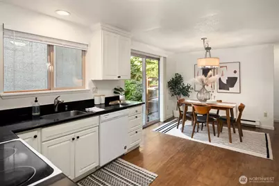 5055 7th Avenue NE, Seattle, WA 98105 - Photo 12