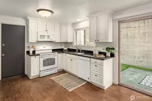 5055 7th Ave NE, Seattle, WA 98105 - Photo 10