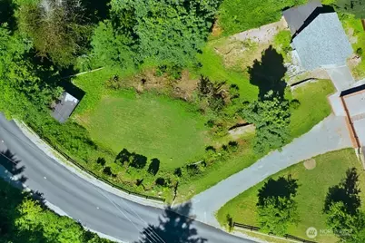 17600 SE Cougar Mountain Drive, Issaquah, WA 98027 - Photo 2
