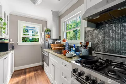 4915 Linden Avenue N, Seattle, WA 98103 - Photo 20