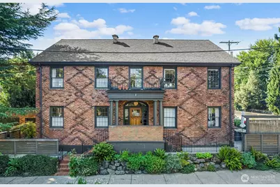 4915 Linden Avenue N, Seattle, WA 98103 - Photo 2