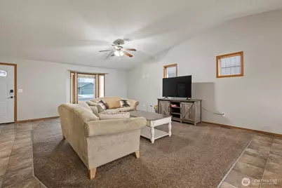 682 L St SE, Ephrata, WA 98823 - Photo 6