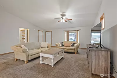 682 L St SE, Ephrata, WA 98823 - Photo 8