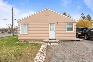 705 W 9th St, Warden, WA 98857 - Photo 2