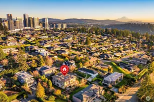 9216 NE 13th St, Clyde Hill, WA 98004 - Photo 4