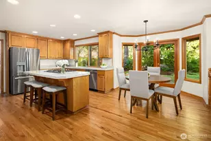 25718 SE 31st Pl, Sammamish, WA 98075 - Photo 8