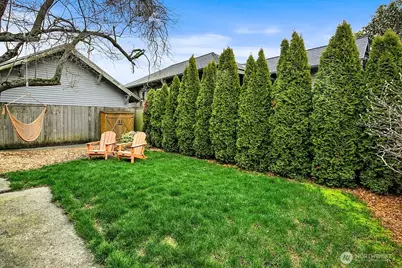 3936 Woodland Park Avenue N, Seattle, WA 98103 - Photo 32