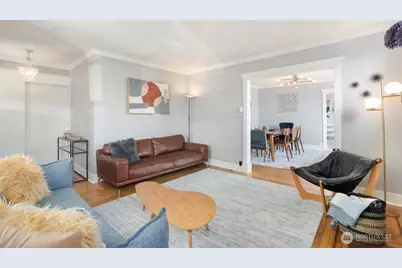 3936 Woodland Park Avenue N, Seattle, WA 98103 - Photo 8