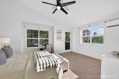 3828 Interlake Avenue N #A, Seattle, WA 98103 - Photo 20