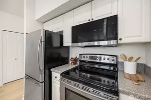 122 S State St, Kirkland, WA 98033 - Photo 10