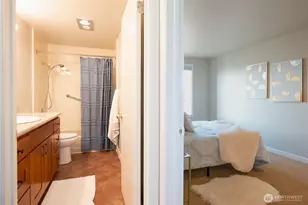 2253 Gilman Dr W, Seattle, WA 98119 - Photo 22