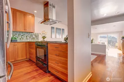 2253 Gilman Drive W #406, Seattle, WA 98119 - Photo 4