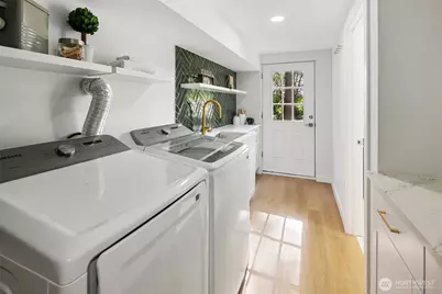 12569 37th Avenue NE, Seattle, WA 98125 - Photo 32