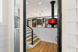 12569 37th Ave NE, Seattle, WA 98125 - Photo 2