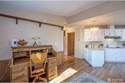 14405 Greenbelt Drive E, Bonney Lake, WA 98391 - Photo 10