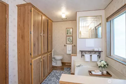 14405 Greenbelt Drive E, Bonney Lake, WA 98391 - Photo 18