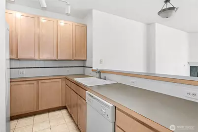 109 2nd Street S #423, Kirkland, WA 98033 - Photo 8