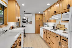 19045 46th Ave NE, Lake Forest Park, WA 98155 - Photo 8