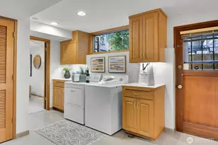 19045 46th Ave NE, Lake Forest Park, WA 98155 - Photo 18