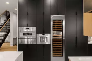 1215 96th Ave SE, Bellevue, WA 98004 - Photo 16