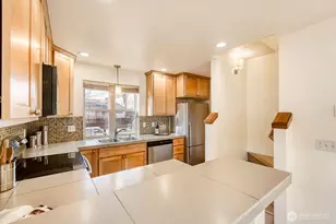 9010 18th Ave SW, Seattle, WA 98106 - Photo 8