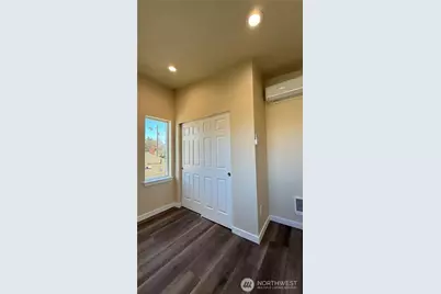 9025 38th Avenue S, Seattle, WA 98118 - Photo 22