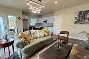 9025 38th Ave. S, Seattle, WA 98118 - Photo 2