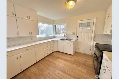 250 W Sixth Street, Waitsburg, WA 99361 - Photo 16