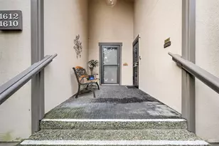 1610 NE 140th St, Seattle, WA 98125 - Photo 2