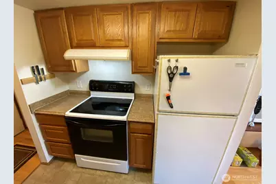 323 75th Street SE #B10, Everett, WA 98203 - Photo 8