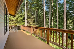5981 Lynwood Center Rd NE, Bainbridge Island, WA 98110 - Photo 16