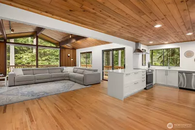 5981 Lynwood Center Road NE, Bainbridge Island, WA 98110 - Photo 14