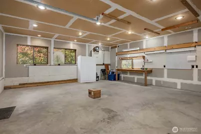 5981 Lynwood Center Road NE, Bainbridge Island, WA 98110 - Photo 30