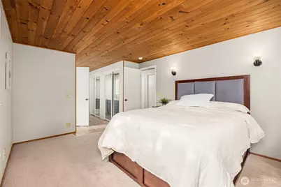 5981 Lynwood Center Road NE, Bainbridge Island, WA 98110 - Photo 18