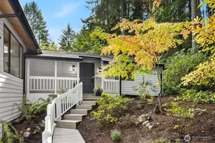 5981 Lynwood Center Rd NE, Bainbridge Island, WA 98110 - Photo 2