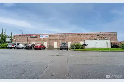 7705 204th Street NE, Arlington, WA 98223 - Photo 2