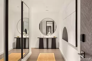 838 Ave Sq NE, Bellevue, WA 98004 - Photo 2