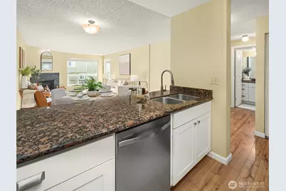 9416 1st Avenue NE #312, Seattle, WA 98115 - Photo 12