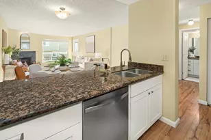 9416 1st Ave NE, Seattle, WA 98115 - Photo 12