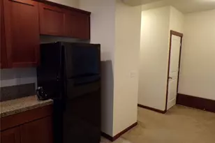 501 N 105th St, Seattle, WA 98133 - Photo 4