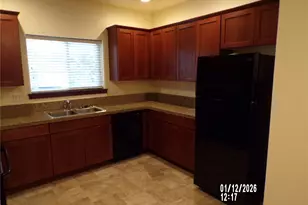 501 N 105th St, Seattle, WA 98133 - Photo 4