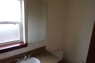 501 N 105th St, Seattle, WA 98133 - Photo 12