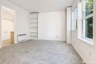 407 N 49th St, Seattle, WA 98103 - Photo 12