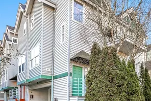 407 N 49th St, Seattle, WA 98103 - Photo 2