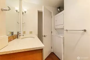 1700 Bellevue Ave, Seattle, WA 98122 - Photo 16