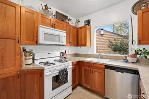 525 12th Ave SE, Olympia, WA 98501 - Photo 6