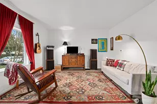 525 12th Ave SE, Olympia, WA 98501 - Photo 2