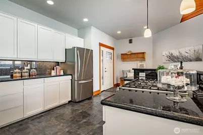 2176 Montfort Avenue, Blaine, WA 98230 - Photo 6