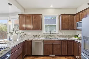 624 NE 2nd Ave, Camas, WA 98607 - Photo 12